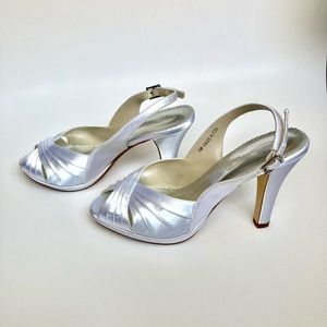 David’s Bridal shoes white size 7.5